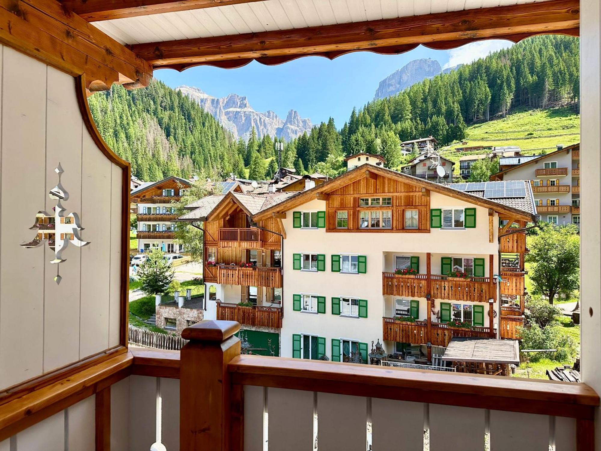B&B Cesa Planber Mountain View Bike Friendly カナツェーイ エクステリア 写真